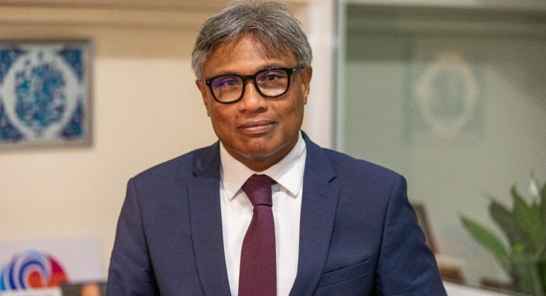 President SIM